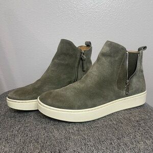 Sofft Britton Leather Olive Suede Zipper Ankle Boots / Shoes. Aqua Sofft